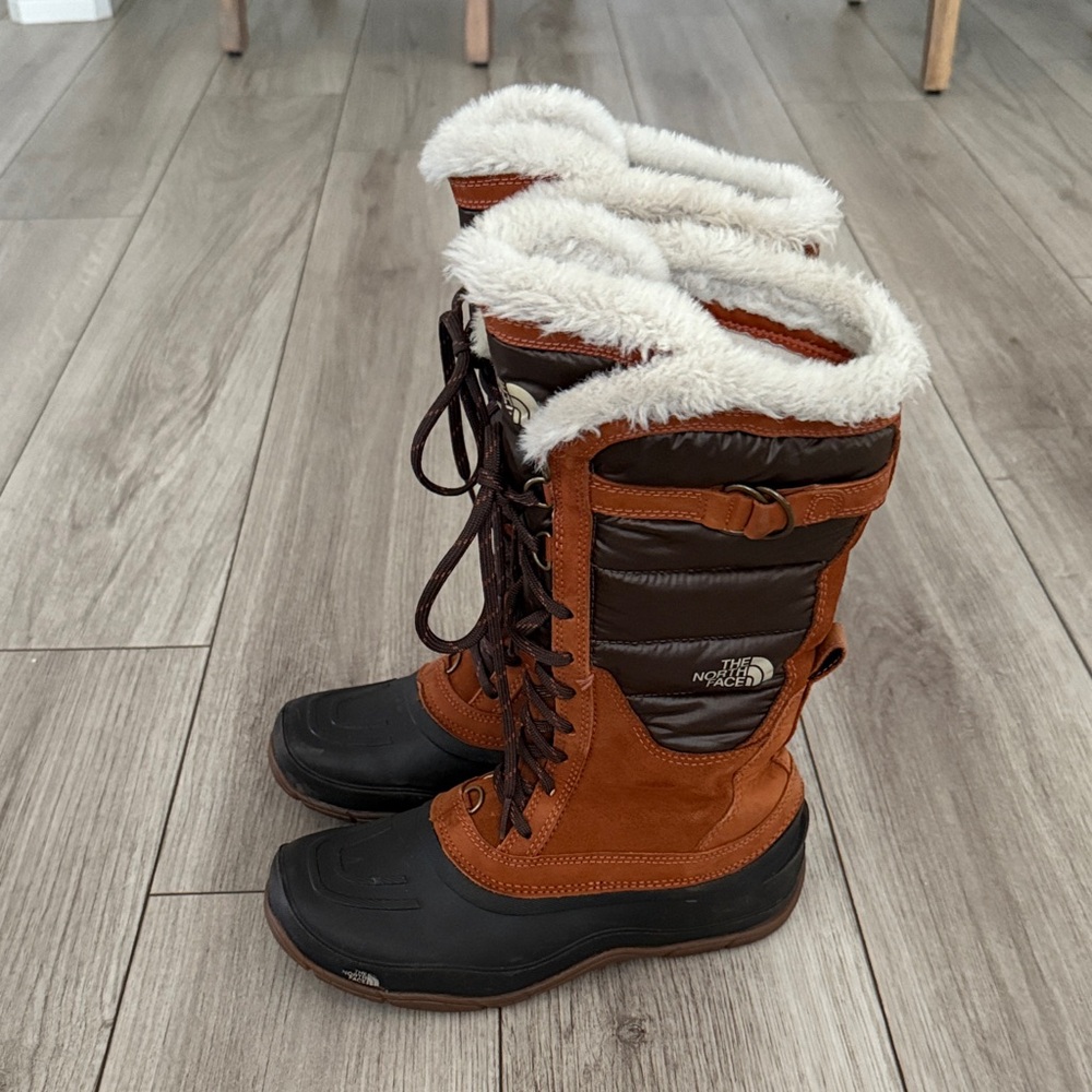 The North Face Women's Shellista Tall Faux-Fur Trim lace up Winter Boots 7.5